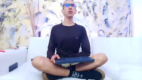 Dustin Dollin online show from February 21, 7:32 pm