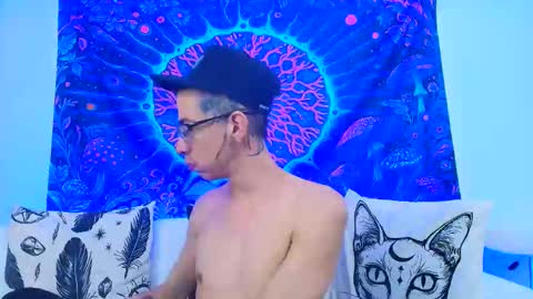 Dustin Dollin online show from June 1, 6:08 pm
