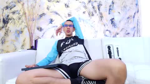 Dustin Dollin online show from January 22, 6:41 pm