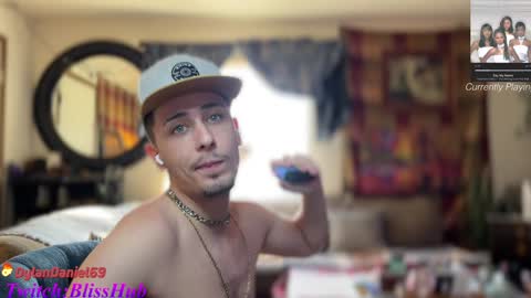 Snapshot of dylandaniel69 chatting on January 7, 8:42 pm Dylan Daniel 7.8 online show from January 7, 8:42 pm