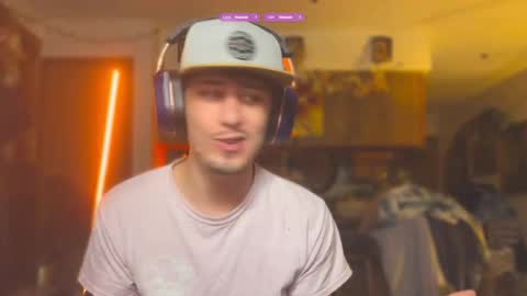 Snapshot of dylandaniel69 chatting on September 30, 12:50 am Dylan Daniel 7.8 online show from September 30, 12:50 am