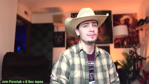 Snapshot of dylandaniel69 chatting on February 12, 8:29 pm Dylan Daniel 7.8 online show from February 12, 8:29 pm