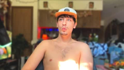 Snapshot of dylandaniel69 chatting on October 12, 5:18 pm Dylan Daniel 7.8 online show from October 12, 5:18 pm