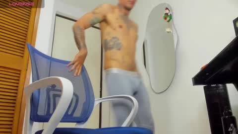 D Y L A N online show from December 5, 8:23 pm