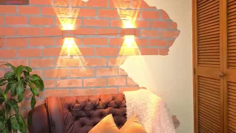 D Y L A N online show from October 3, 12:04 am