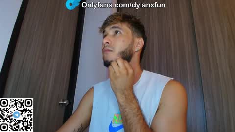 Snapshot of dylanxfun chatting on October 27, 10:45 pm dylanxfun online show from October 27, 10:45 pm