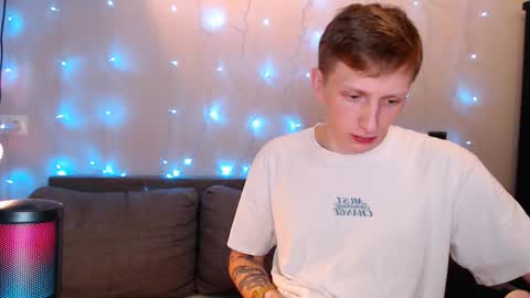 Snapshot of dyrinda chatting on October 6, 1:21 am Julia and Dima online show from October 6, 1:21 am