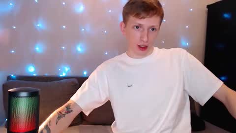 Snapshot of dyrinda chatting on October 8, 9:52 pm Julia and Dima online show from October 8, 9:52 pm