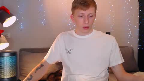 Snapshot of dyrinda chatting on March 5, 9:39 pm Julia and Dima online show from March 5, 9:39 pm