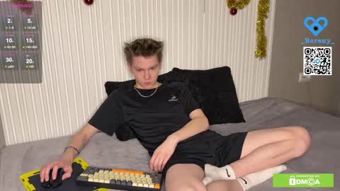 eaton_ online show from January 13, 10:36 pm