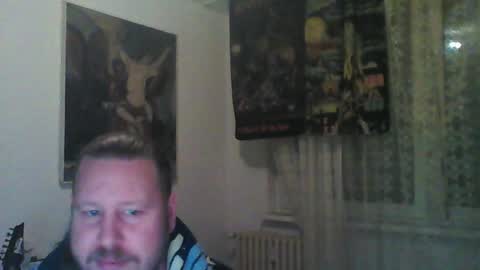 Snapshot of eda666 chatting on December 11, 7:10 pm Edward online show from December 11, 7:10 pm