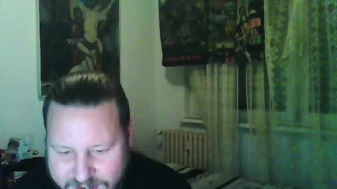 Snapshot of eda666 chatting on December 21, 6:44 pm Edward online show from December 21, 6:44 pm