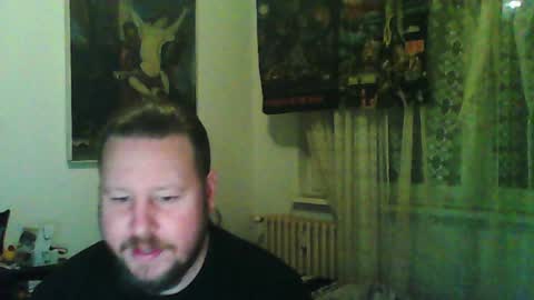 Snapshot of eda666 chatting on December 14, 7:14 pm Edward online show from December 14, 7:14 pm