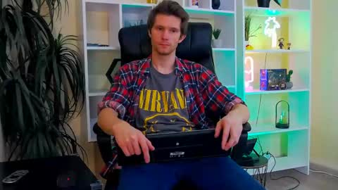 eddie_baker online show from April 18, 11:04 pm