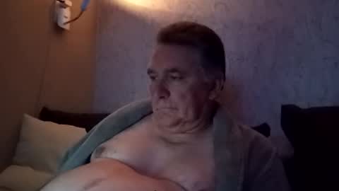 Snapshot of edje59a chatting on September 24, 11:25 pm Eddy online show from September 24, 11:25 pm