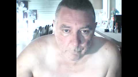 Snapshot of edje59a chatting on October 9, 6:40 am Eddy online show from October 9, 6:40 am