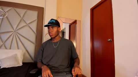 Snapshot of edmundfalker_ chatting on September 29, 11:41 am Edmund Falker online show from September 29, 11:41 am