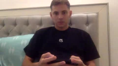 Snapshot of edrienp chatting on October 22, 2:48 am edrienp online show from October 22, 2:48 am