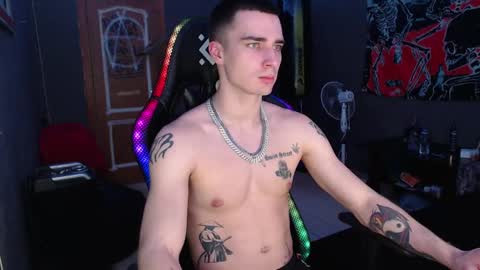 Snapshot of eduard_loveee chatting on January 19, 5:07 pm Eduar online show from January 19, 5:07 pm