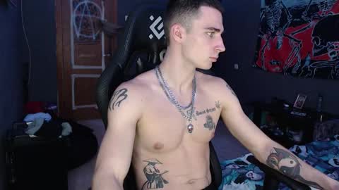 Snapshot of eduard_loveee chatting on October 19, 3:37 pm Eduar online show from October 19, 3:37 pm