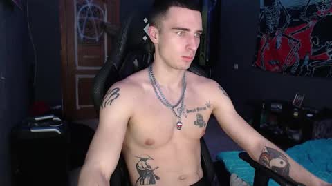 Snapshot of eduard_loveee chatting on October 22, 4:43 pm Eduar online show from October 22, 4:43 pm