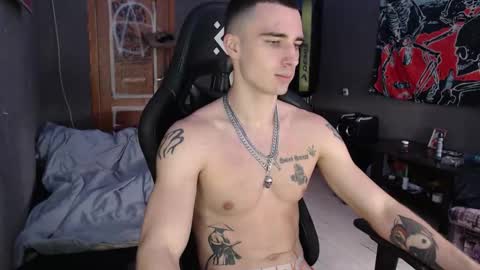 Snapshot of eduard_loveee chatting on September 24, 9:30 am Eduar online show from September 24, 9:30 am