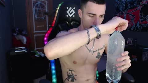 Snapshot of eduard_loveee chatting on February 2, 11:51 am Eduar online show from February 2, 11:51 am