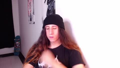 edward_chann online show from February 11, 12:06 am