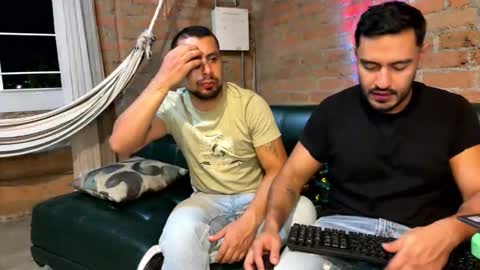 edwreyes_ online show from March 1, 2:44 am