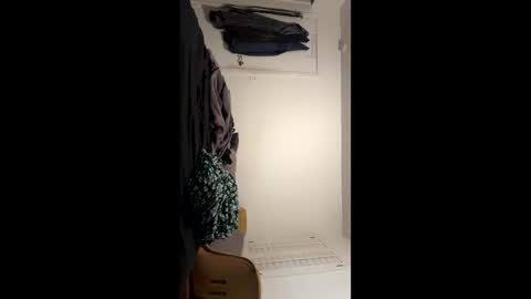 Snapshot of elckdog chatting on October 6, 3:55 am elckdog online show from October 6, 3:55 am