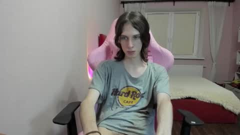 eleganc3 online show from October 16, 7:00 pm