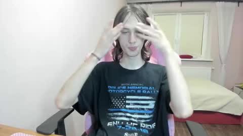 eleganc3 online show from September 26, 9:45 pm