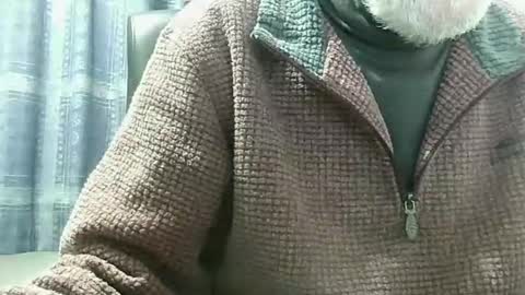 elfyonee online show from December 7, 7:10 pm