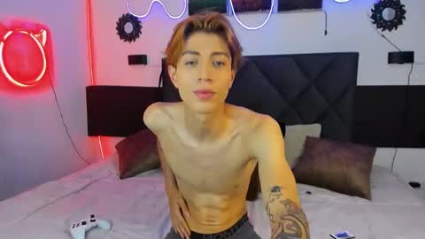 Snapshot of eliann_adam chatting on December 4, 12:03 pm eliann_adam online show from December 4, 12:03 pm
