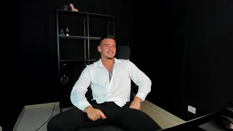 ElijahThorne online show from April 10, 12:01 pm