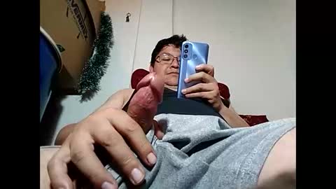 Snapshot of elimposstor chatting on January 5, 3:13 pm elimposstor online show from January 5, 3:13 pm