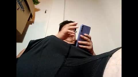 Snapshot of elimposstor chatting on December 23, 10:01 pm elimposstor online show from December 23, 10:01 pm