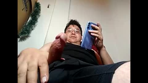 Snapshot of elimposstor chatting on December 28, 6:08 pm elimposstor online show from December 28, 6:08 pm