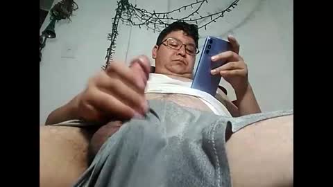 Snapshot of elimposstor chatting on December 11, 12:14 am elimposstor online show from December 11, 12:14 am