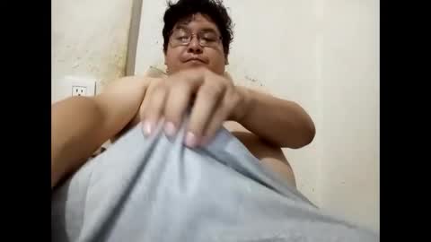 Snapshot of elimposstor chatting on October 7, 2:10 pm elimposstor online show from October 7, 2:10 pm