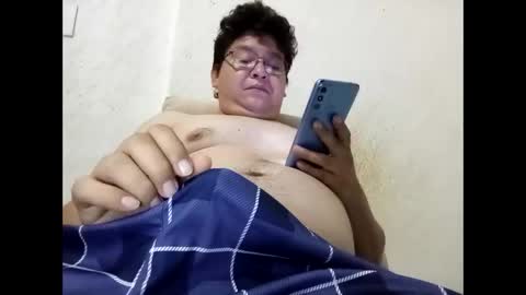 Snapshot of elimposstor chatting on September 18, 2:08 pm elimposstor online show from September 18, 2:08 pm