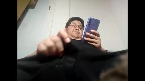 Snapshot of elimposstor chatting on January 30, 1:44 am elimposstor online show from January 30, 1:44 am