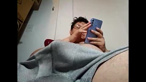 Snapshot of elimposstor chatting on January 28, 4:39 am elimposstor online show from January 28, 4:39 am