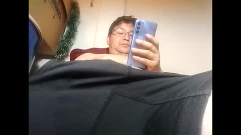 Snapshot of elimposstor chatting on December 29, 6:27 pm elimposstor online show from December 29, 6:27 pm