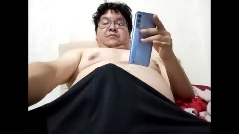 Snapshot of elimposstor chatting on October 21, 12:03 am elimposstor online show from October 21, 12:03 am