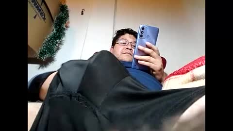 Snapshot of elimposstor chatting on January 9, 1:18 am elimposstor online show from January 9, 1:18 am