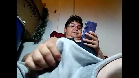 Snapshot of elimposstor chatting on January 12, 7:31 pm elimposstor online show from January 12, 7:31 pm