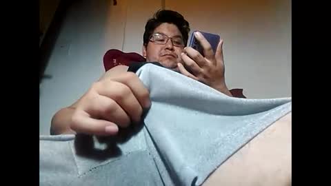 Snapshot of elimposstor chatting on January 21, 2:33 am elimposstor online show from January 21, 2:33 am