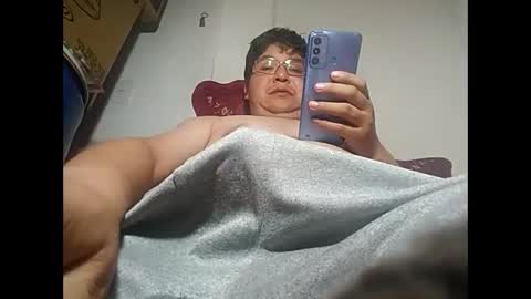 Snapshot of elimposstor chatting on February 17, 12:10 am elimposstor online show from February 17, 12:10 am