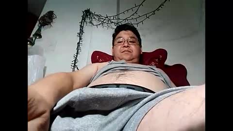 Snapshot of elimposstor chatting on December 5, 11:51 pm elimposstor online show from December 5, 11:51 pm